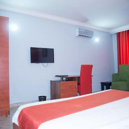 Dannic Hotels Enugu Exterior foto